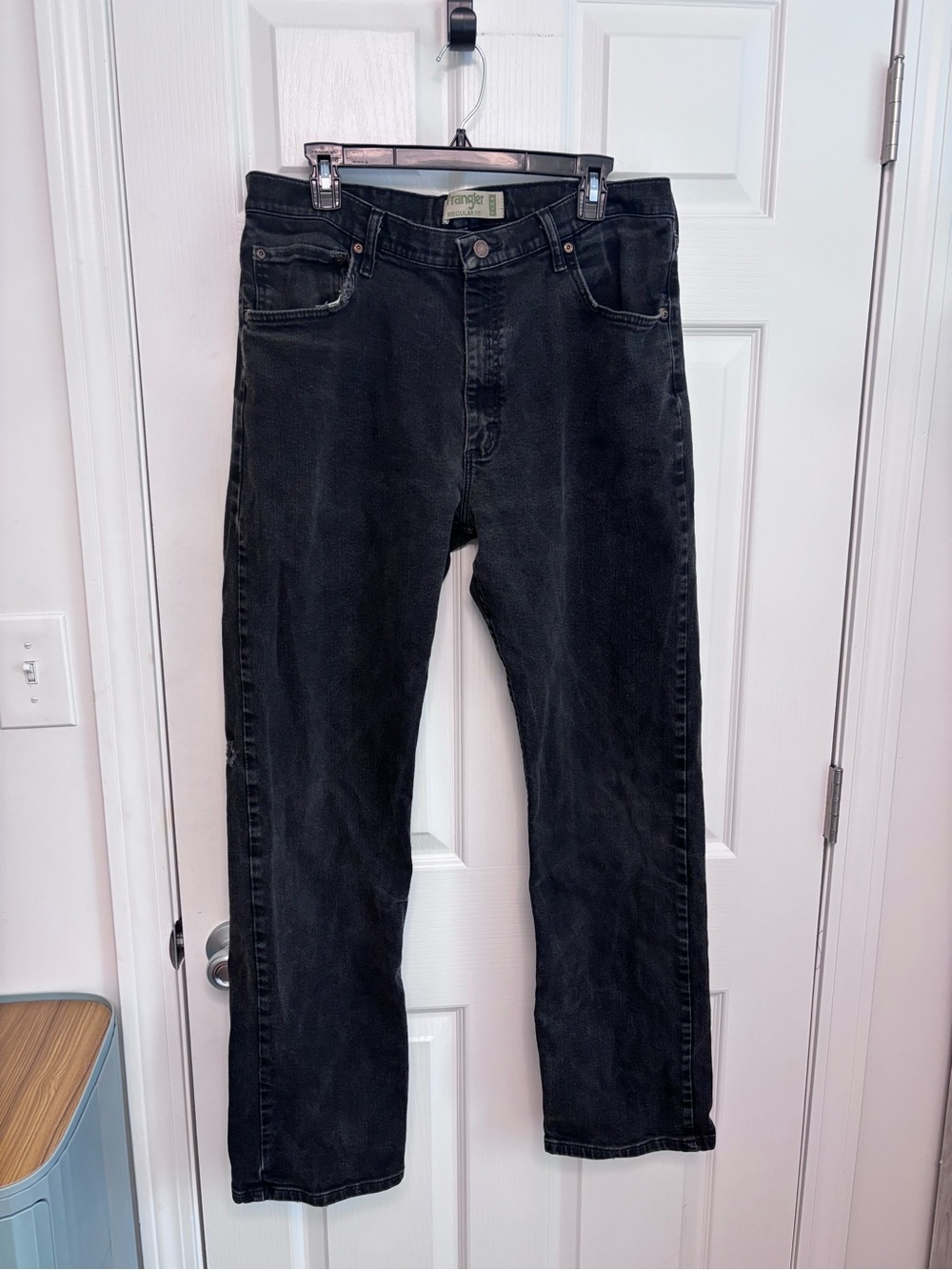 Wrangler Black Straight Jeans - Classic Men's Fit